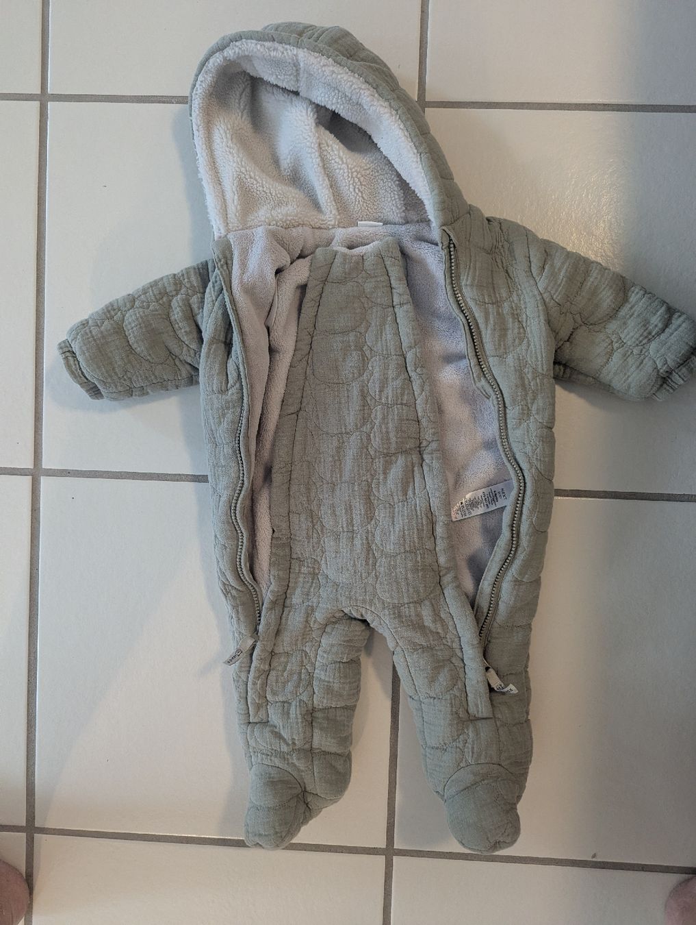 Next Jumpsuits: Next Schneeanzug 6-9 Monate – Gebraucht aus Oberweningen von jul_sg58