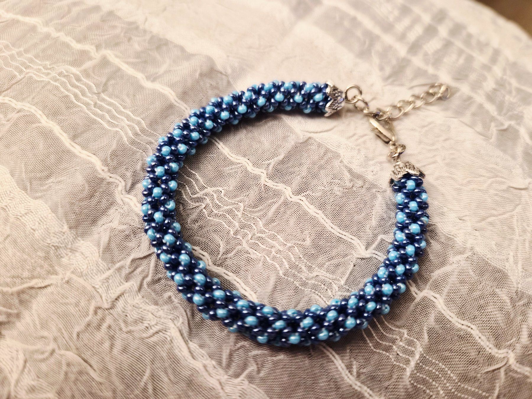 Bracciali & Braccialetti: Handgemachte Armkette aus Rocailles Perlen – Nuovo (secondo la descrizione) da Dietikon venduto da Eleda 1