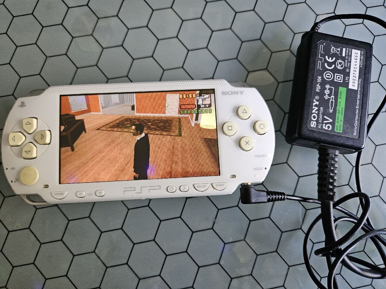 Sony Console: 2 console Sony PSP avec 27 jeux – Usato da Genève venduto da Pedro67 1