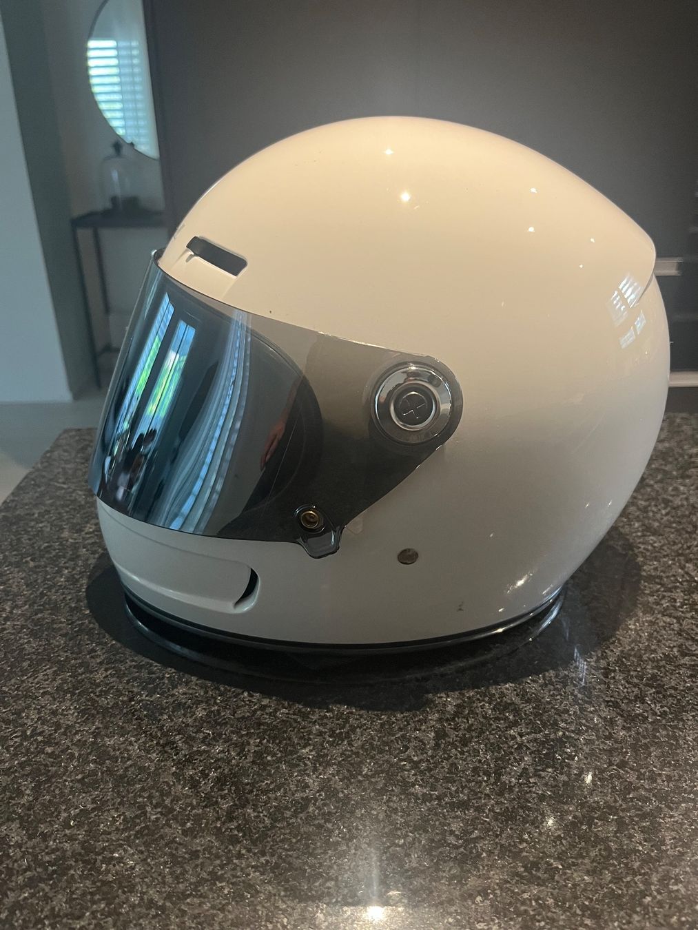 Biltwell Caschi & visiere: Biltwell Helm Gloss ECE Neu M mit 2 Visier – Usato da Niederhasli venduto da brulo7 2