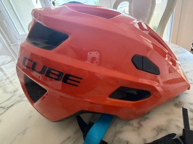 Cube Casques: Cube Aktionteam Helmet M 52-57 cm – D'occasion à Wabern par MagdalenaWabern 1