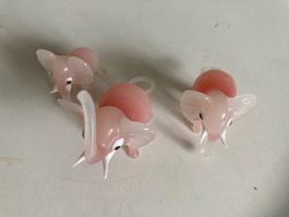 3 rose Elefanten