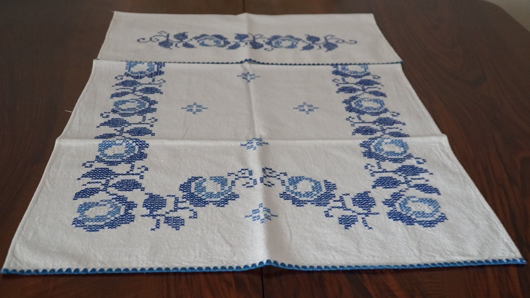 Biancheria da letto: Handtuchbehang 110x52cm. – Usato da Bern venduto da Antikbatik