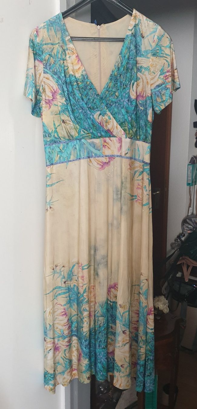 Kleider: Wunderschönes Sommerkleid Gr. 44 – Neu (gemäss Beschreibung) aus Frenkendorf von Moon111