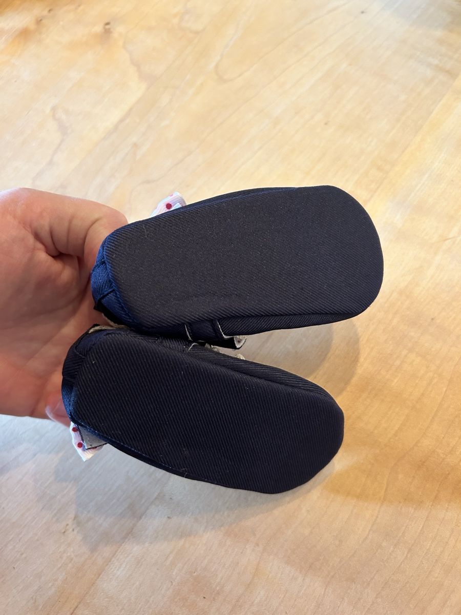 Scarpe per ragazzi: Süsse Babyschuhe Gr. 17, neuwertig – Nuovo e nell'imballaggio originale da Basel venduto da enfantdor 2
