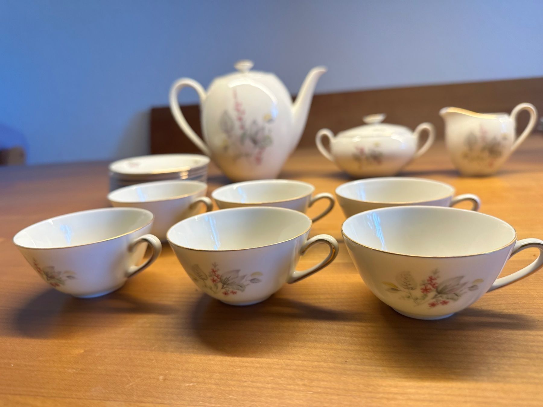 Geschirrsets: Kaffeeservice mit Blumenmuster – Gebraucht aus Bülach von Jubet 1