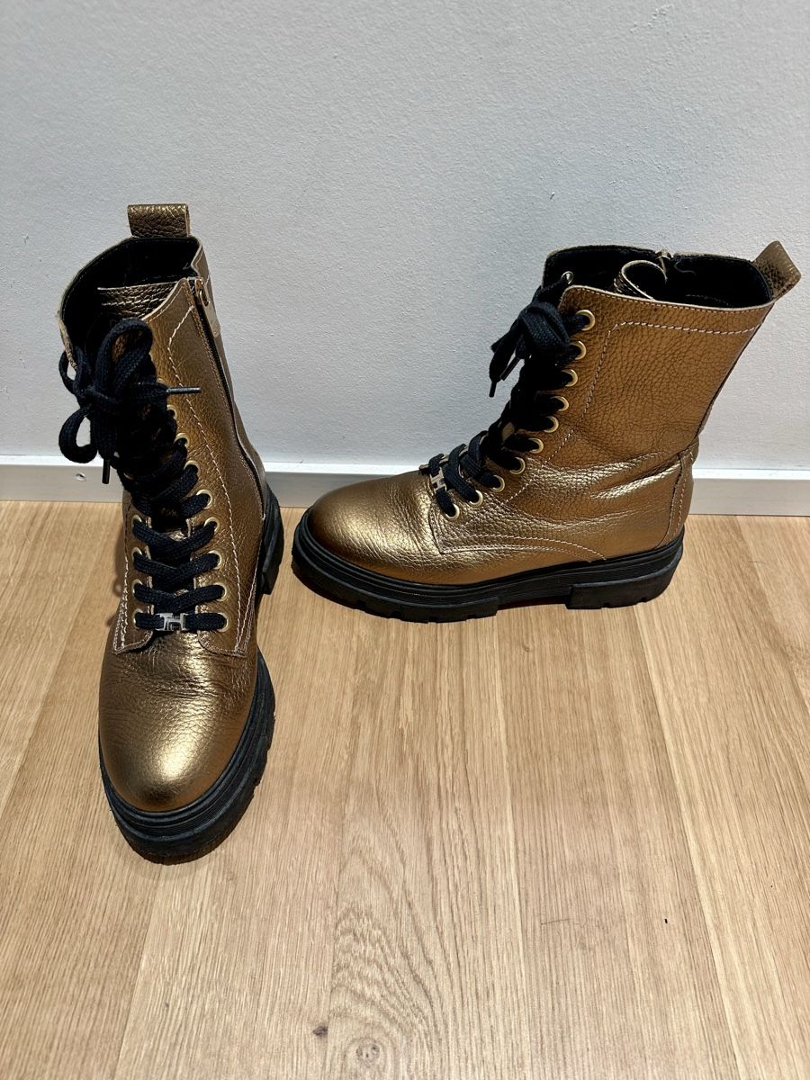Tommy Hilfiger Scarpe da donna: Goldene Tommy Hilfiger Boots – Usato da Zürich venduto da Shje 2