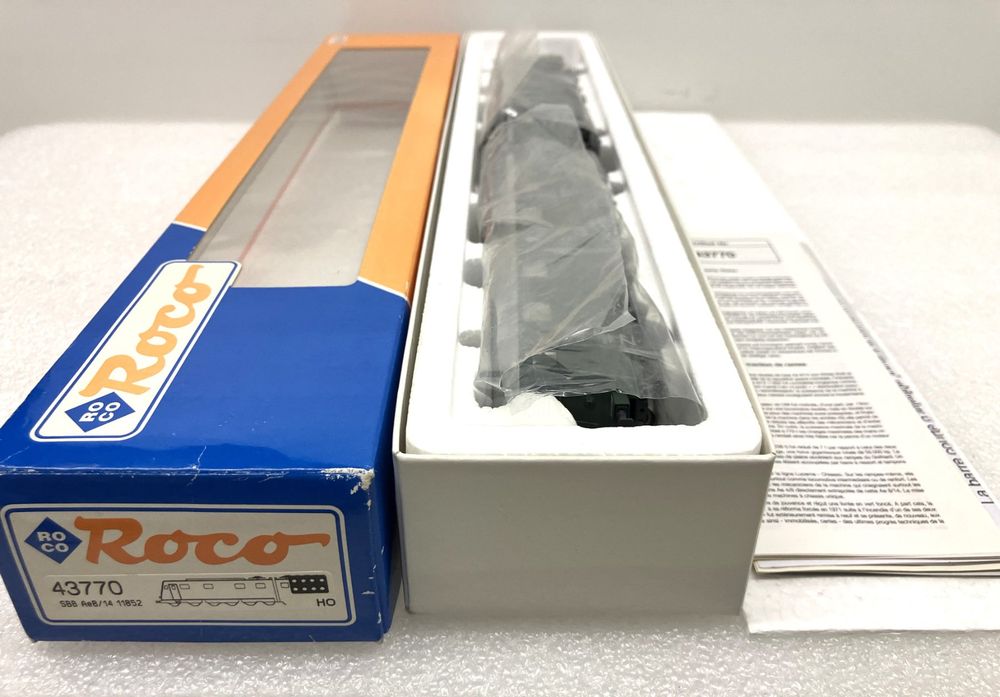 Roco Modelleisenbahnen: Roco 43770 H0= schöne Landi Doppel-Lok Ae 8/14 SBB 11852 – Neu (gemäss Beschreibung) aus Thun von retoolinoo 8
