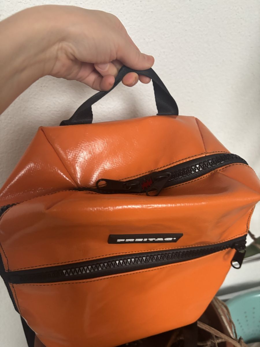 Freitag Zaini: FREITAG F44 Walter Mini Rucksack Orange – Usato da St.Gallen venduto da ann_c659 1