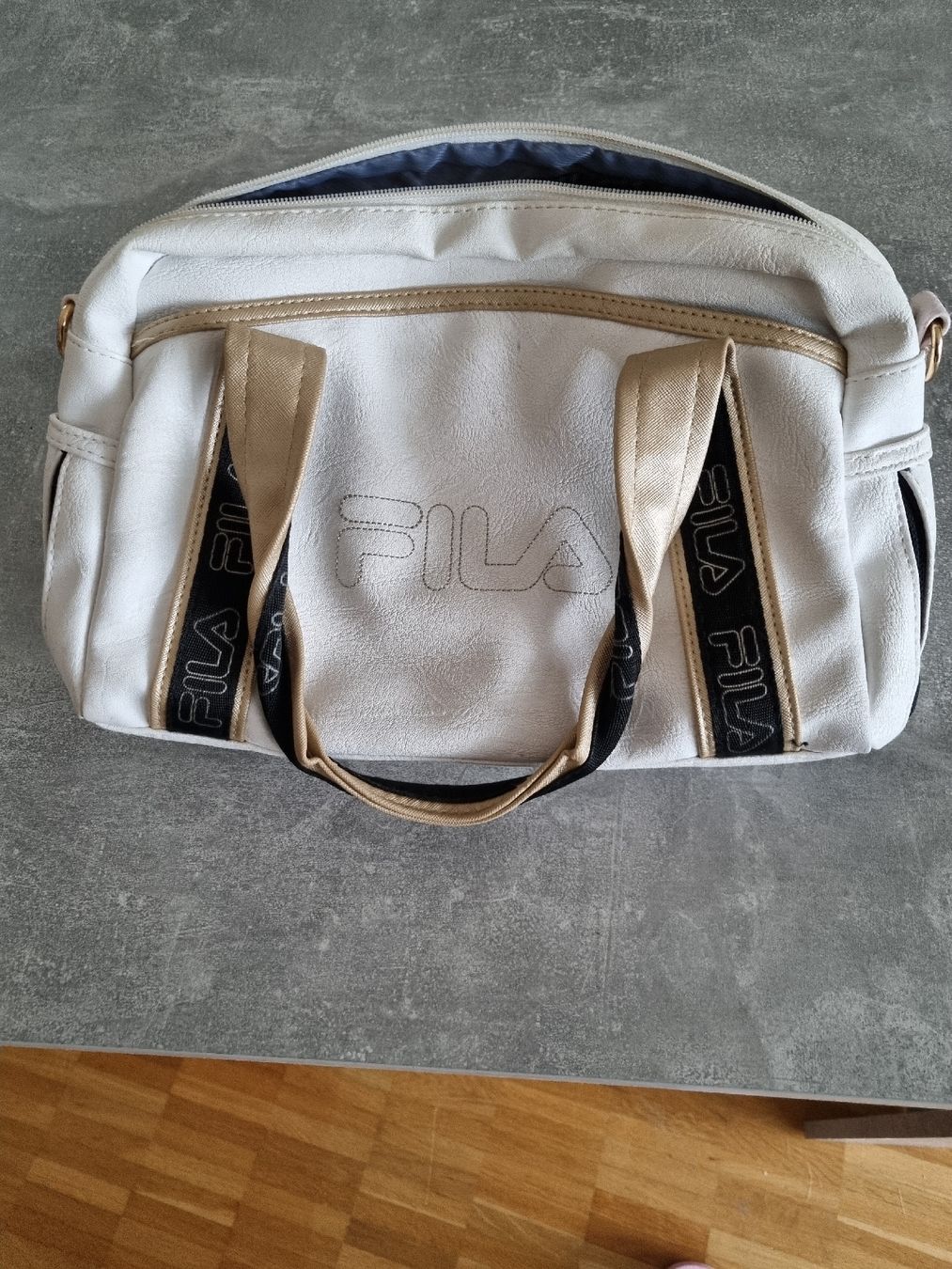 Borse da donna: tasche – Usato da Zuchwil venduto da silvermoon74