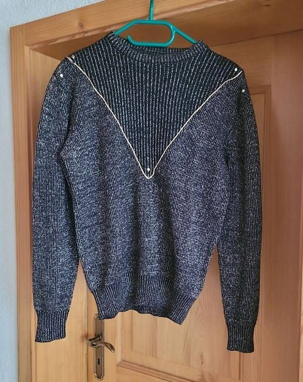 Pullover & Sweatshirts: Neuwertiger Retro Pullover Grösse M – Neu (gemäss Beschreibung) aus Kallnach von _blub_