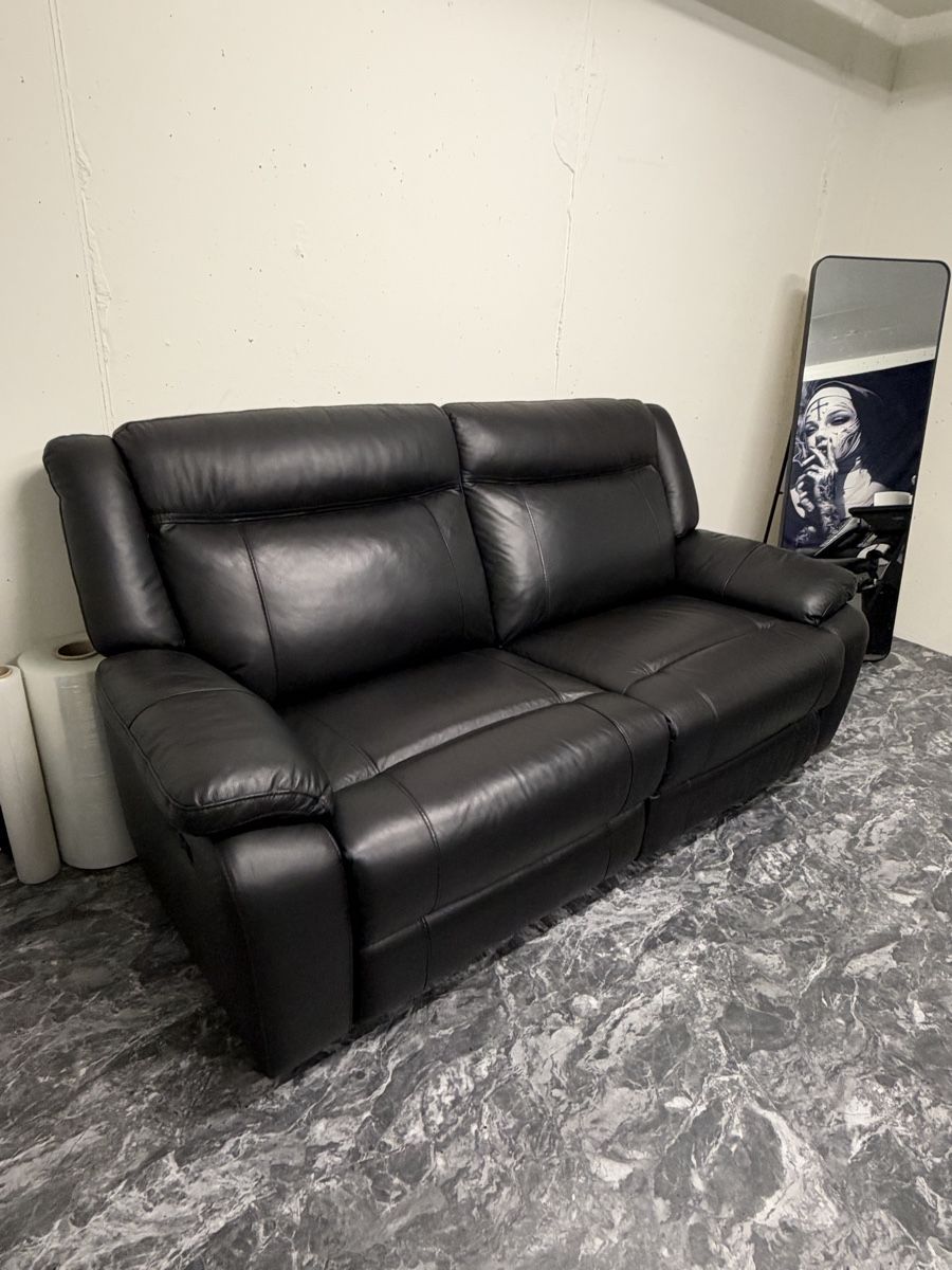 Sofas: Sofa – Neuf (Voir description) à Gränichen par vek_nd7x