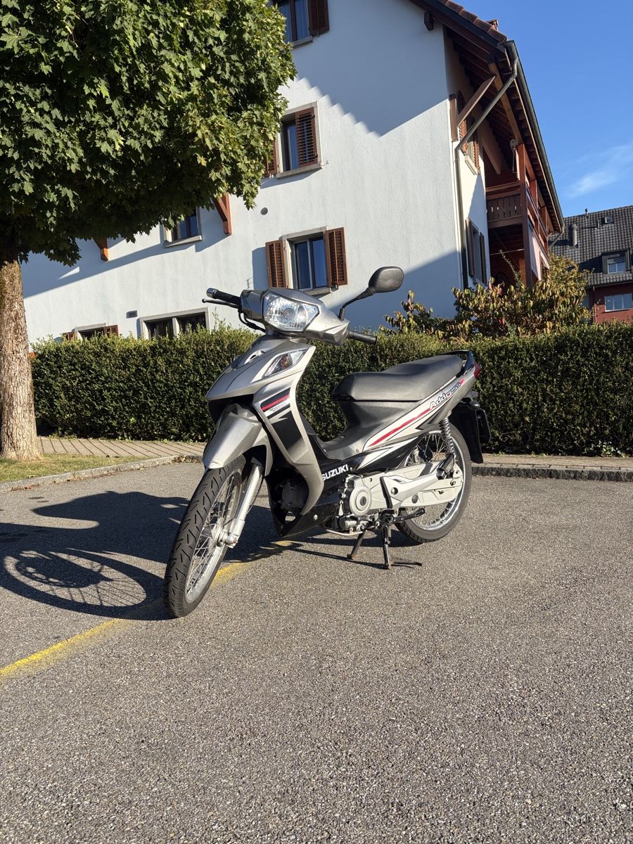 Suzuki Scooter: Suzuki Adress 125 Roller – Usato da Wettswil venduto da Mar_ch5d