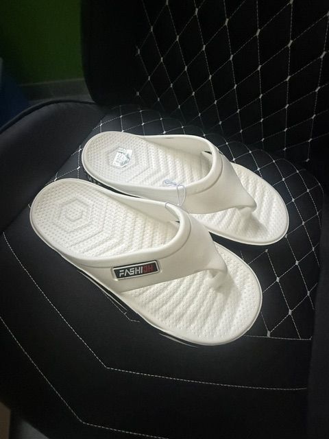 Scarpe da uomo: Badlatschen weiss *** – Nuovo (secondo la descrizione) da Zürich venduto da Fifa