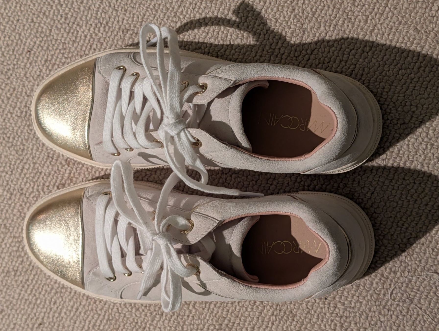 Marc Cain Damenschuhe: MarcCain Sneaker, Grösse 40, goldige Details – Gebraucht aus Herisau von apo_bxx7