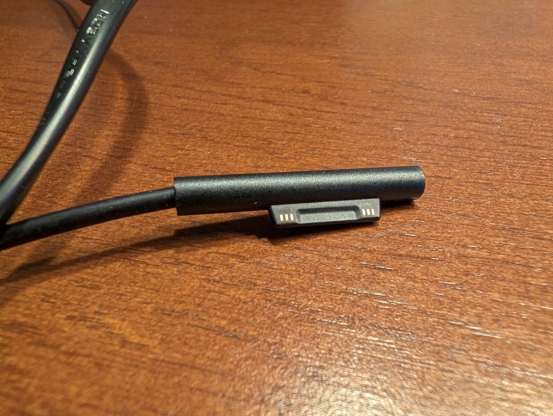 Microsoft Caricabatterie: LogiLink Surface Ladegerät 44W mit USB – Nuovo (secondo la descrizione) da Winterthur venduto da Diewinti 3