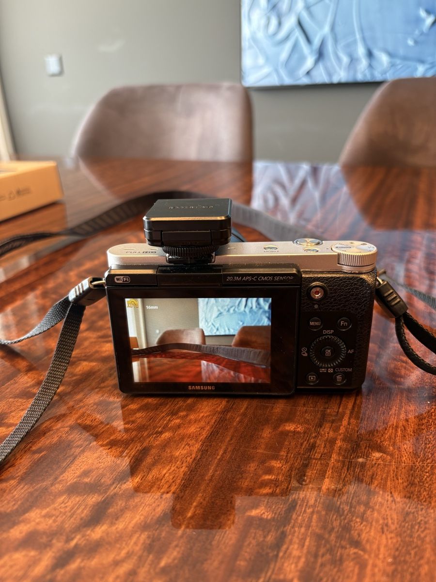 Samsung Fotocamera: Samsung Kamera NX3000 mit Originalverpackung – Usato da Meilen venduto da AlexandraMarahrens 3
