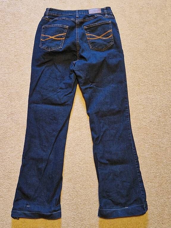 Jeans: Jeans dunkel blau – D'occasion à Därstetten par tho_zxy2 1