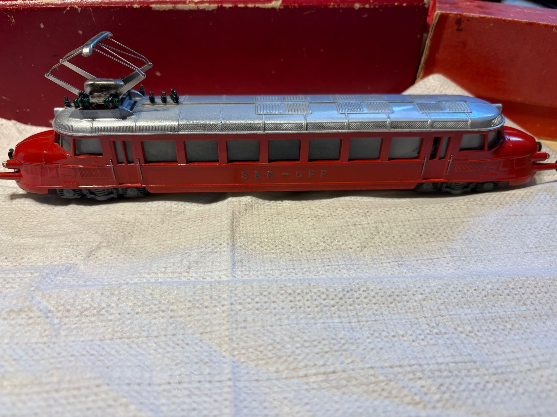 Hag Modelleisenbahnen: Hag 100 flèche rouge def – Defekt aus Corcelles Payerne von Pierre66