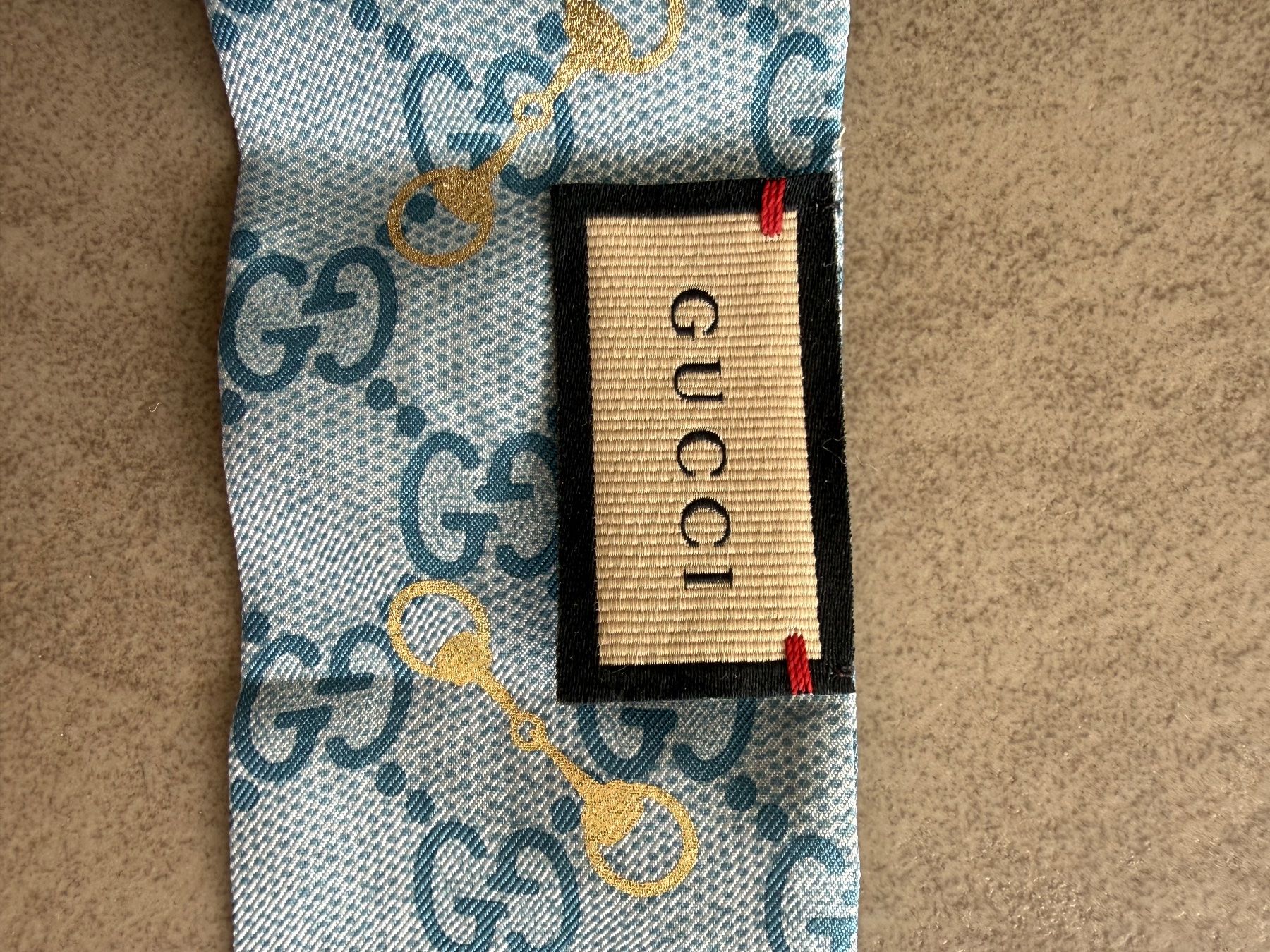 Gucci Foulard & Sciarpe: Gucci Seiden Twilly hellblau Horsebit Motiv – Usato da Meggen venduto da nat_z89l 2