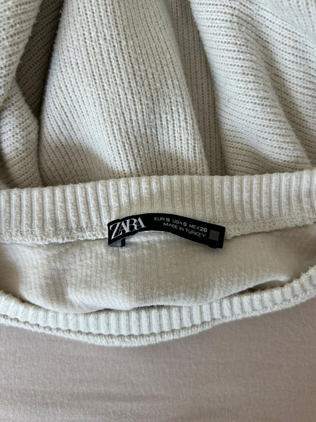 Zara Pullover & Sweatshirts: ZARA Cropped Pullover S – Gebraucht aus Dübendorf von kol_c2ry 1