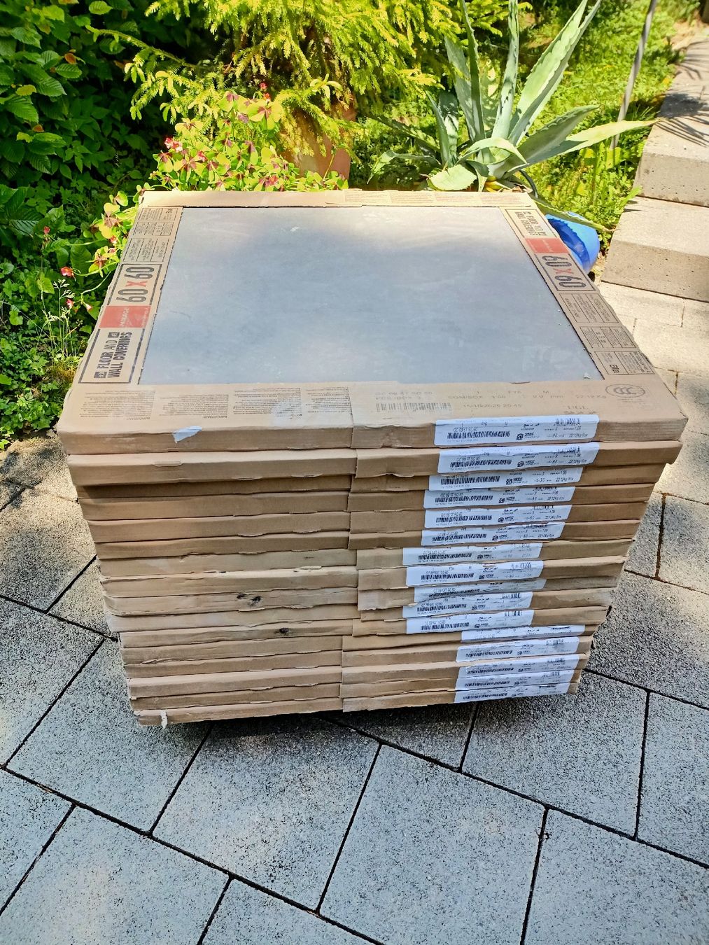 Rivestimenti per pavimenti: Feinsteinzeug Bodenplatten 60x60 Grau – Nuovo (secondo la descrizione) da Flamatt venduto da Marpou