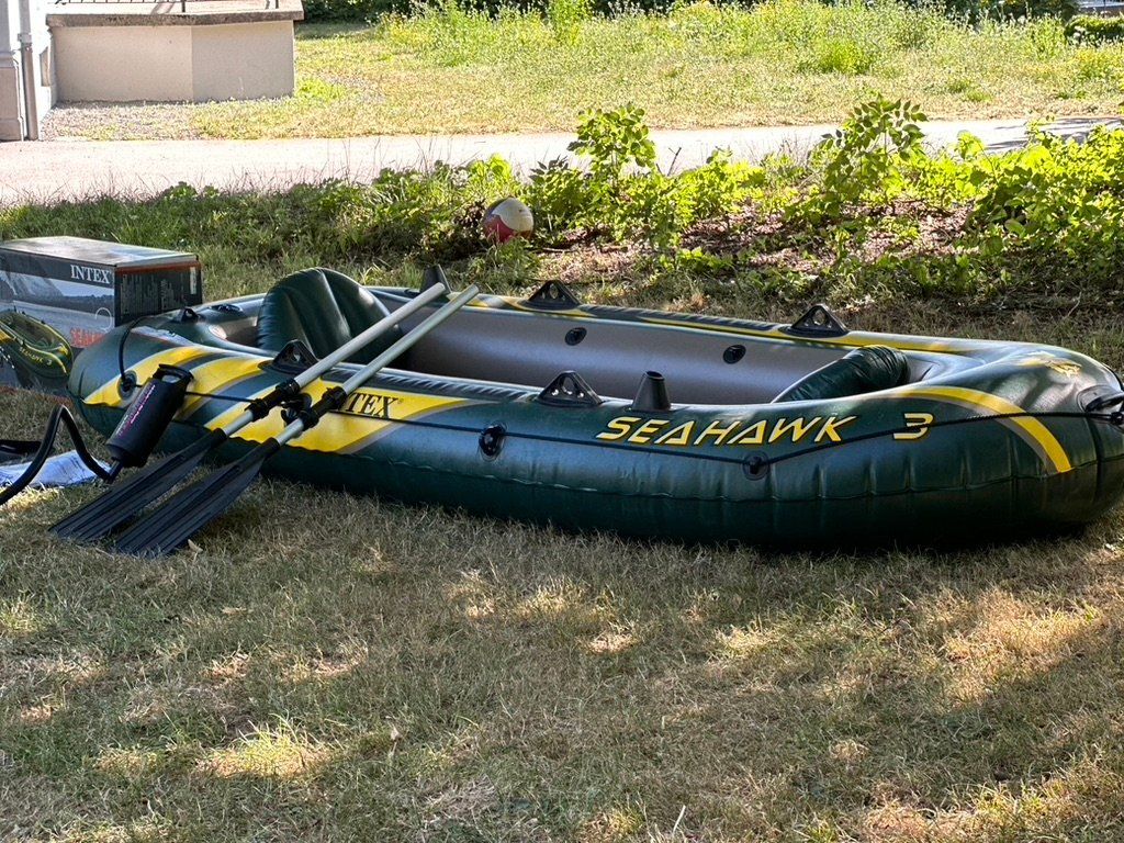 Barche: Intex Seahawk 3 Schlauchboot inkl. Paddel, Luftpumpe. – Usato da Hausen am Albis venduto da Upright01