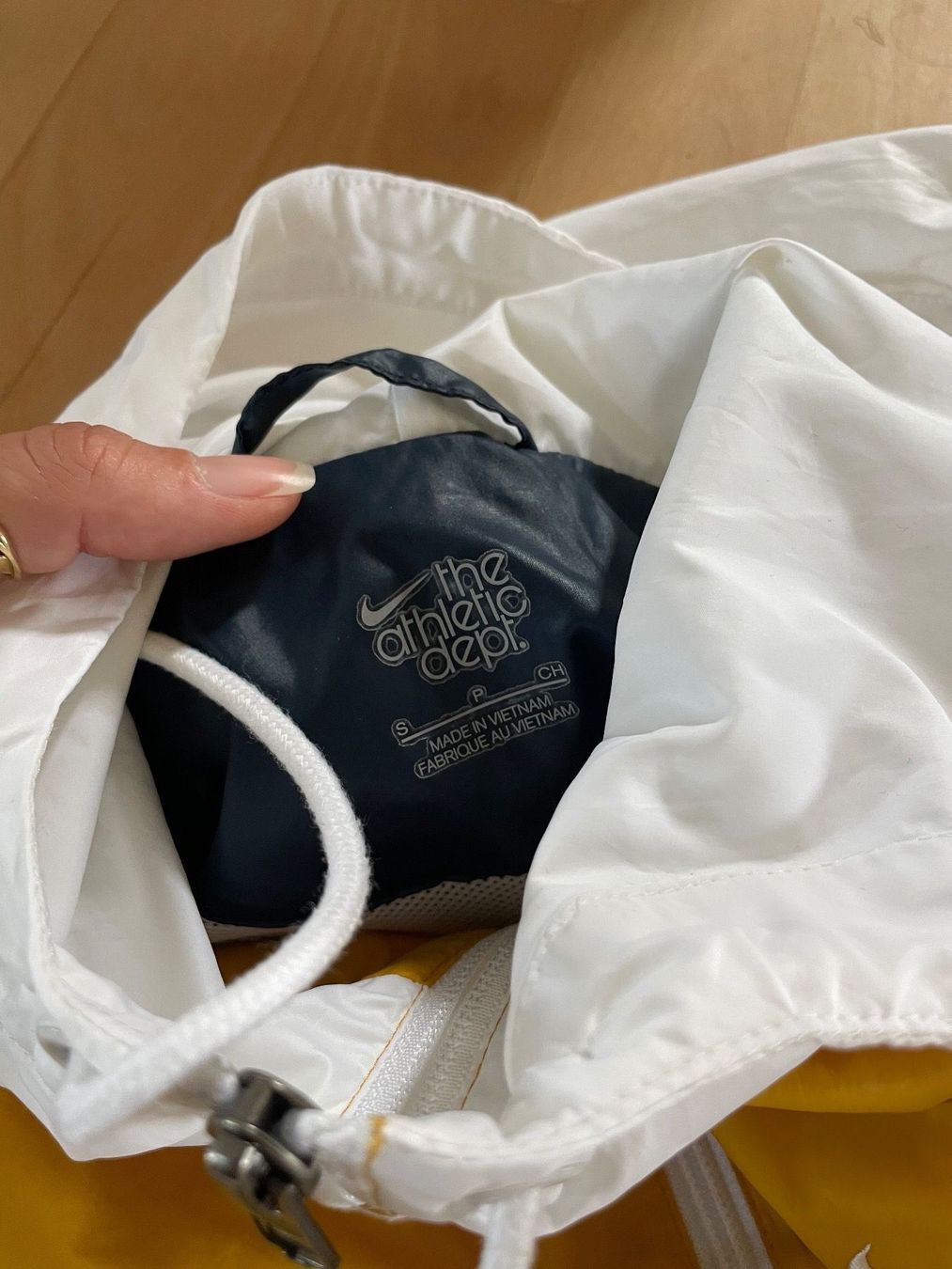 Nike Giacche: Nike Vintage – Nuovo (secondo la descrizione) da Lotzwil venduto da milusha 4