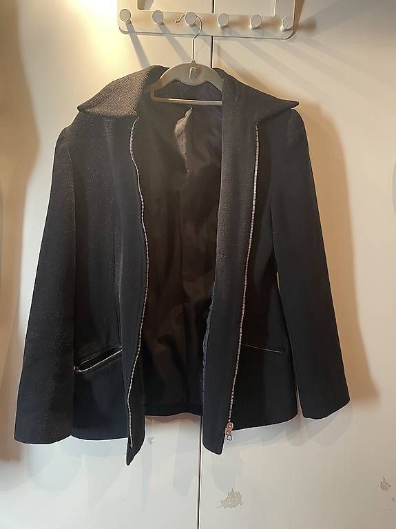 Jacken: Navy blaue Jacke mit Schulter pads – Gebraucht aus Weisslingen von Fiorellin7