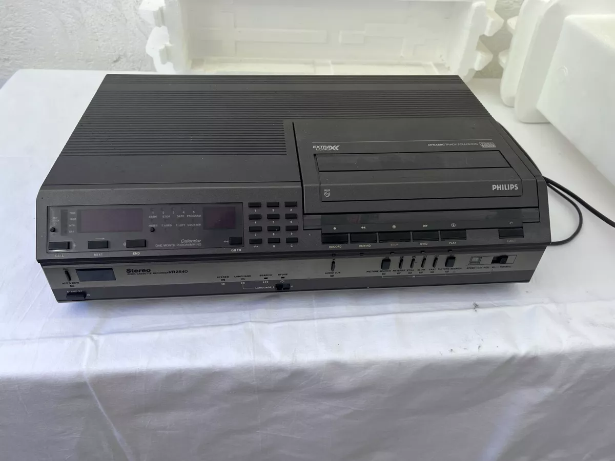 Philips Aufnahmegeräte: Videorecorder Philips (52) – Gebraucht aus Glattfelden von brockischweiz