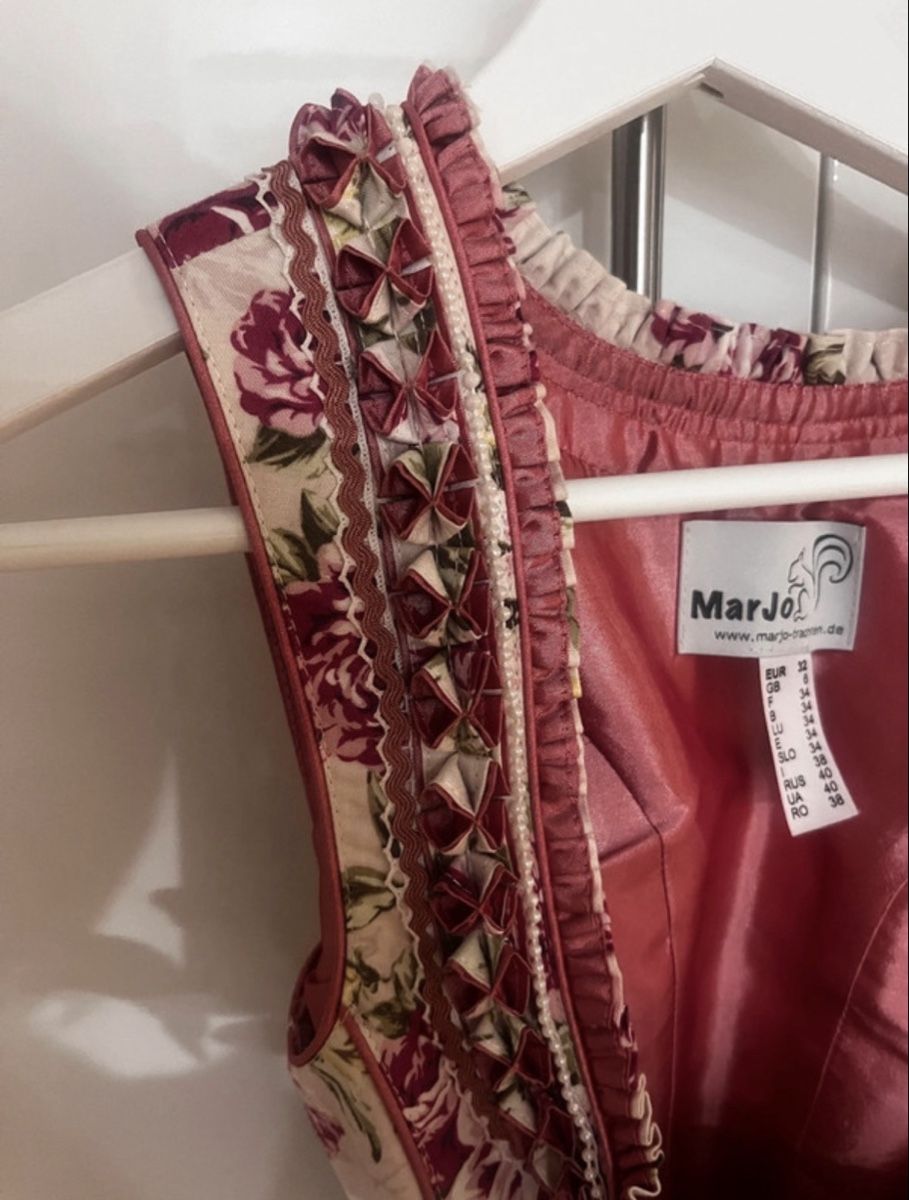 Kostüme: Dirndl Marjo Grösse 32 mit Blumenmuster und Schürze – Neu (gemäss Beschreibung) aus Kloten von mor_m8mp 2