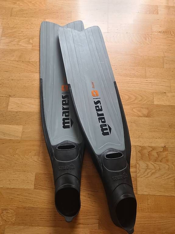 Flossen, Masken & Schnorchel: Freedive Flossen – Gebraucht aus Thun von rah_6vfq