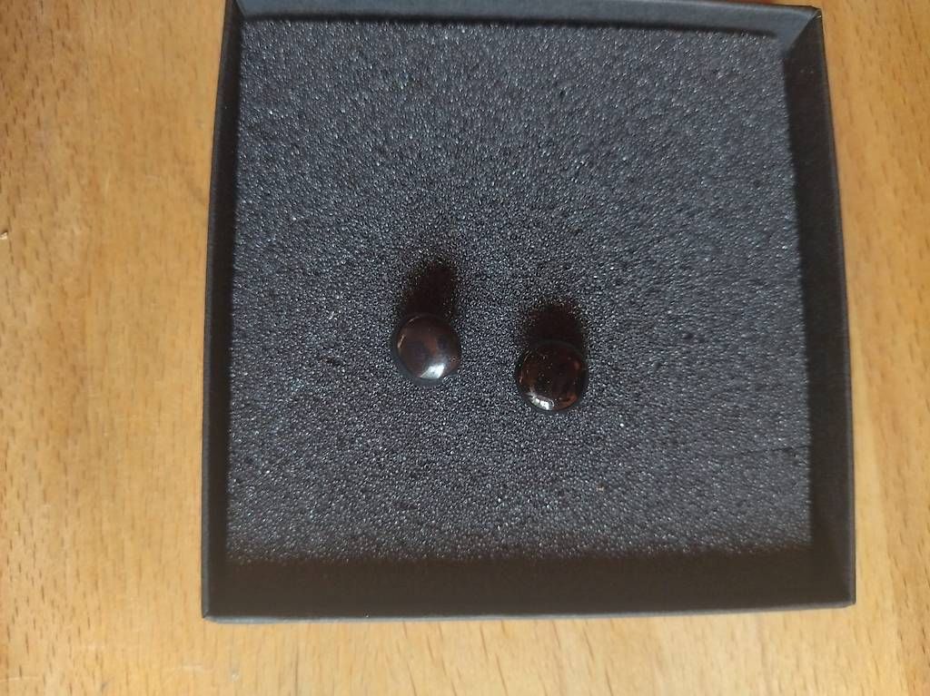 Orecchini pendenti & Orecchini a lobo: Black Button Earring – Usato da Ochlenberg venduto da Pbw_ardrobe