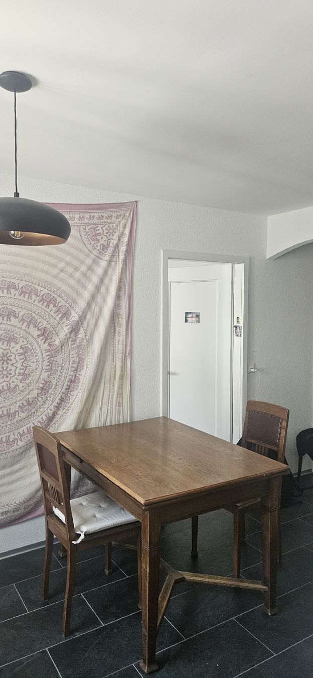 Tische: Holtisch mit 4 Stühlen – Gebraucht aus Bern von Sailey 3