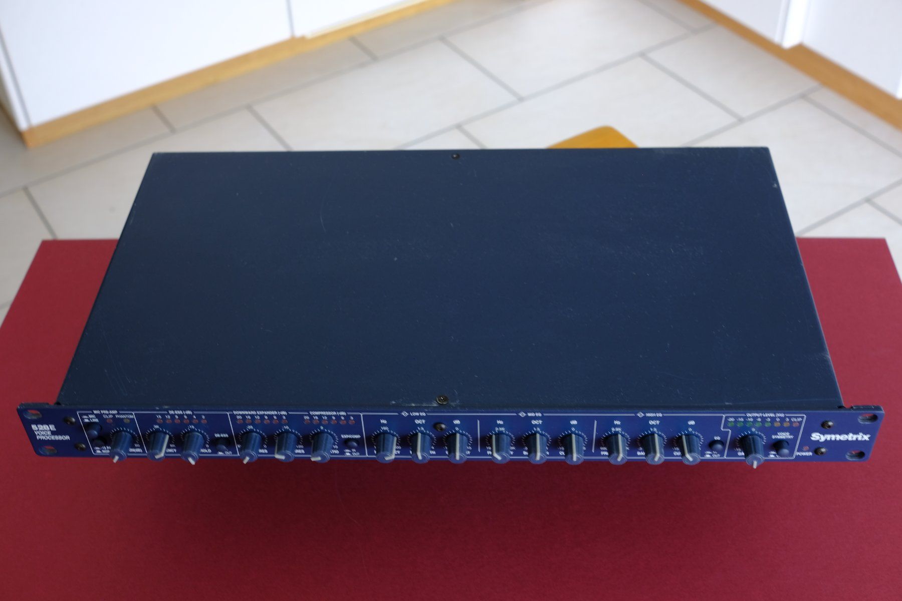 Egaliseurs: Symetrix 528E Voice Processor – D'occasion à Bulle par Vollbeat 2