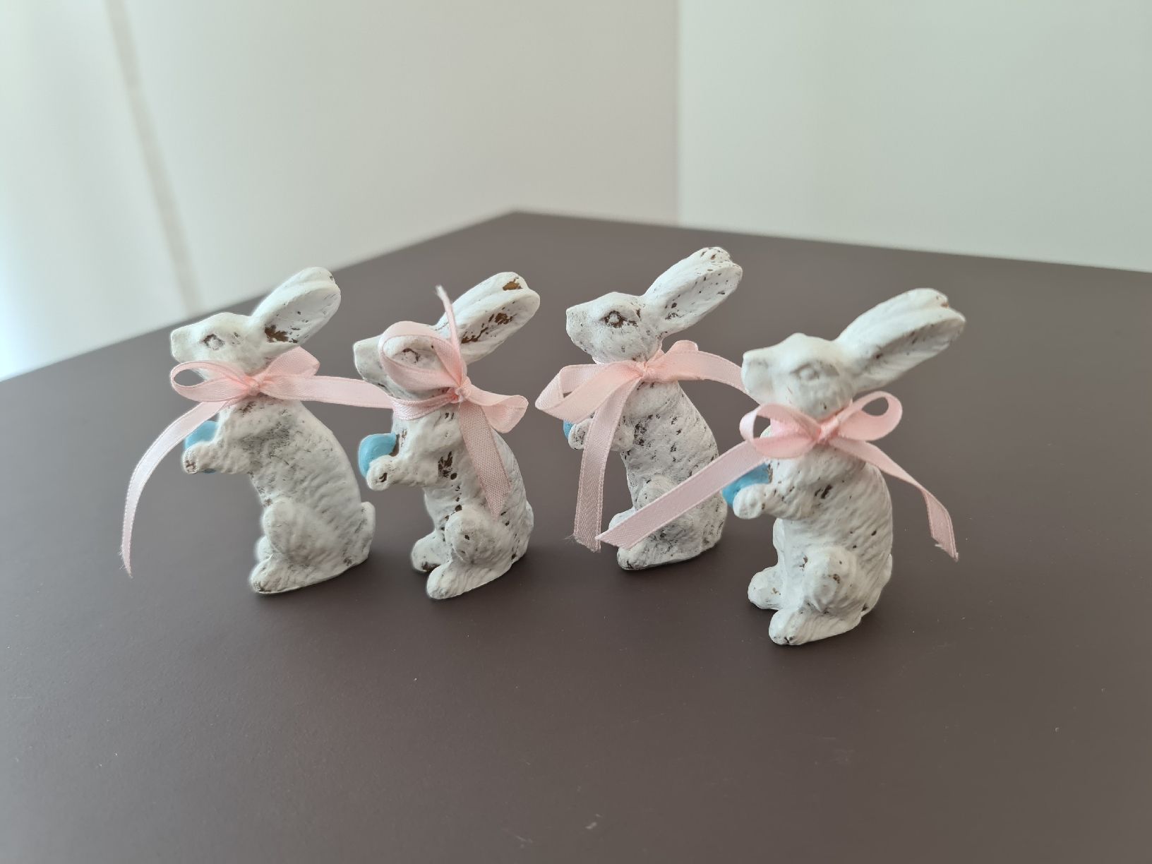 Tutte le decorazioni: Vier Osterhasenfiguren in Shabby-Chic Optik – Nuovo (secondo la descrizione) da Uster venduto da Cruleye 5