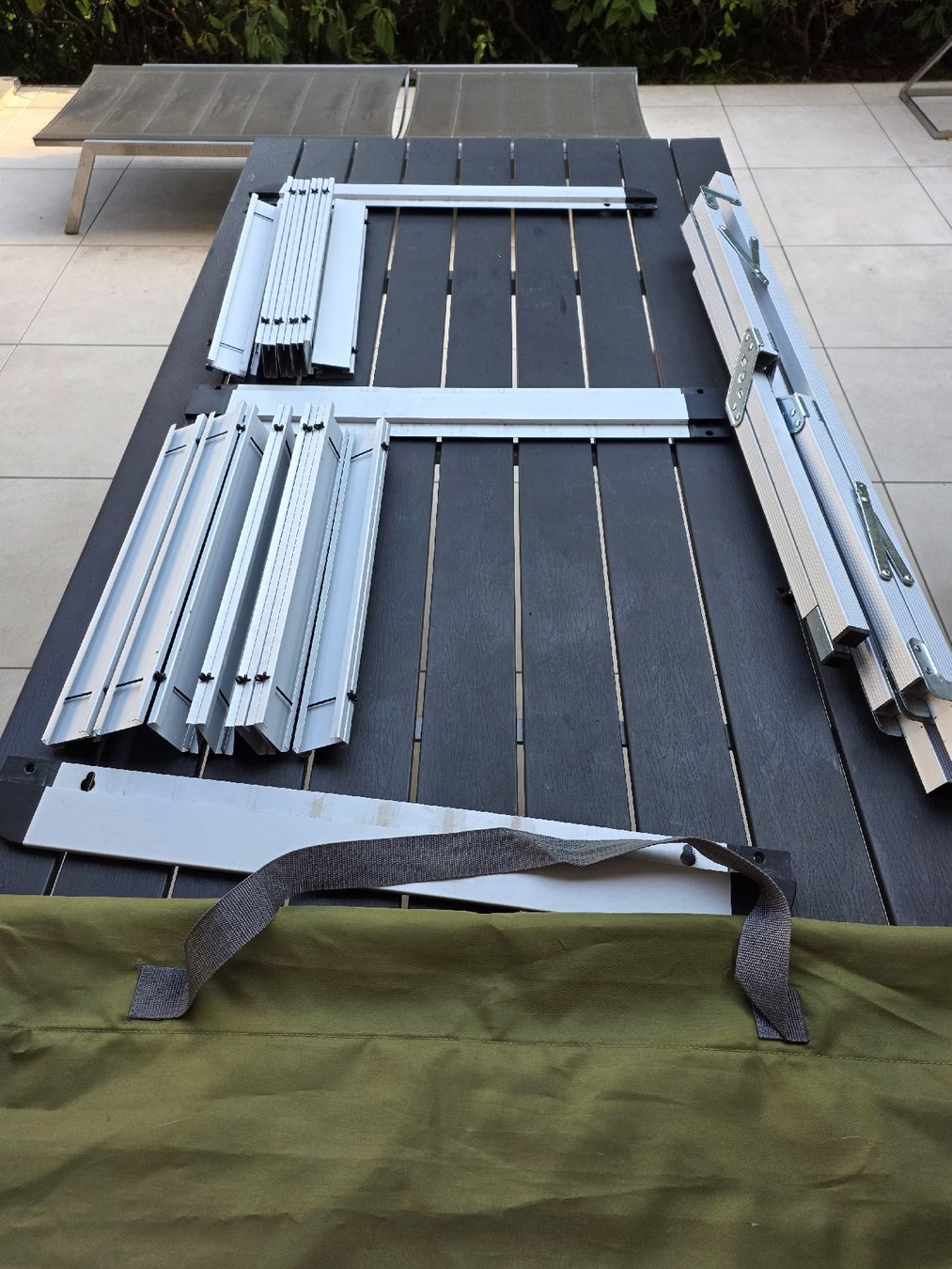 Tische: Foldable Camping Table – Gebraucht aus Hergiswil NW von luc_b5pz 3