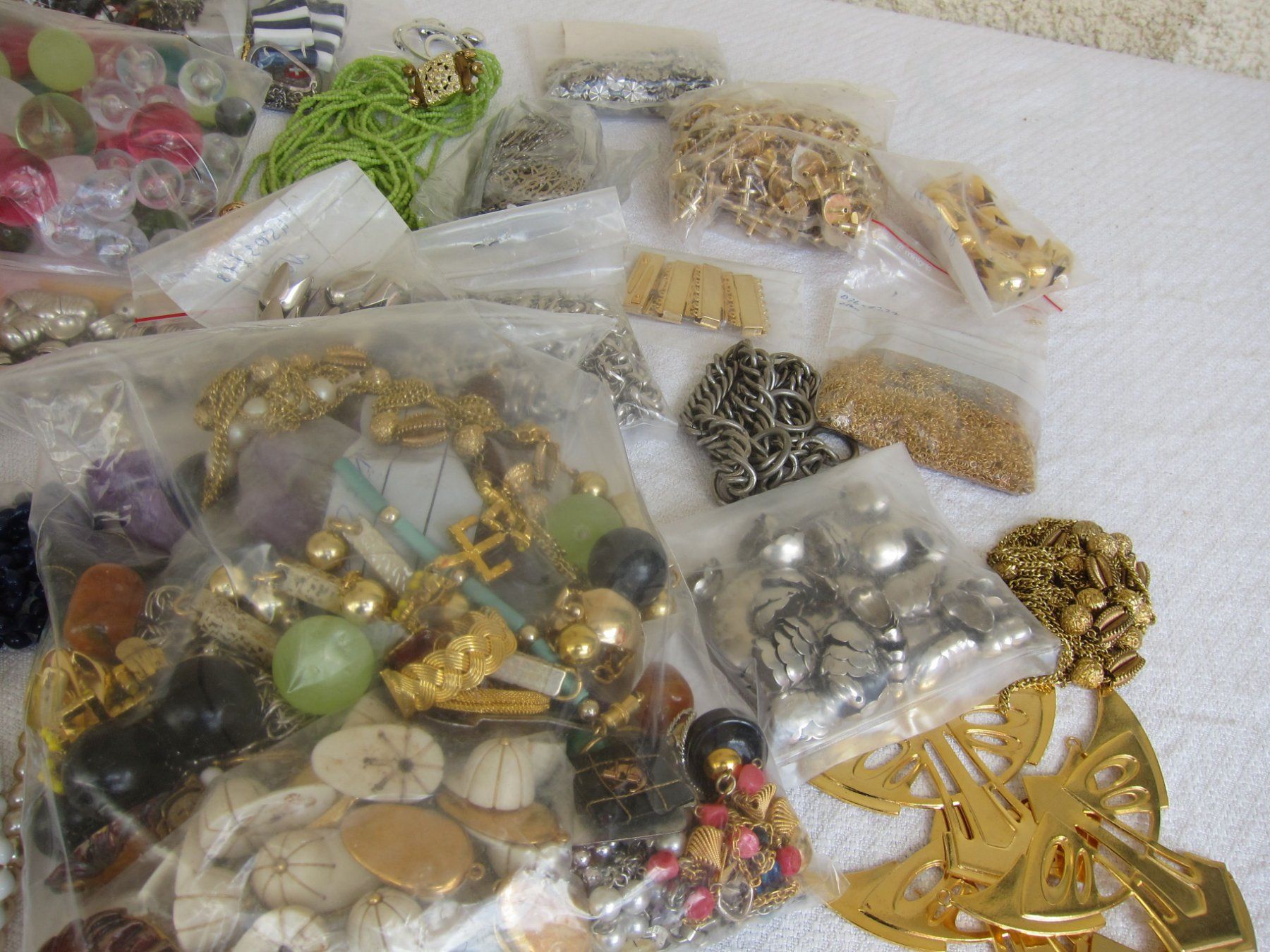 Altri gioielli: Modeschmuck zum basteln – Difettoso da Regensdorf venduto da Eri8057 8