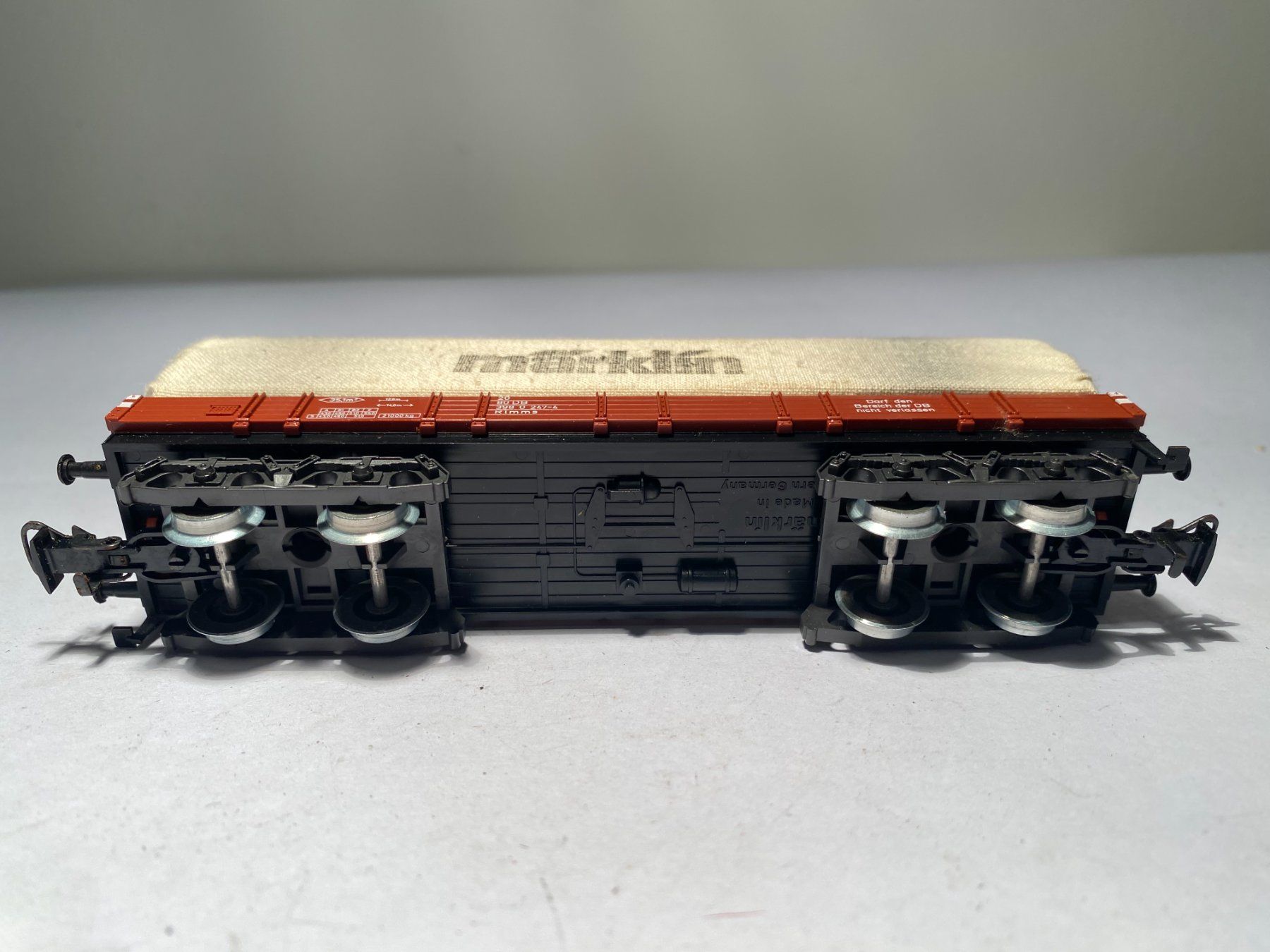 Märklin Modelleisenbahnen: Märklin Planenwagen "MÄRKLIN" DB, AC-Achsen – Gebraucht aus Buchrain von Modellbahn11 6