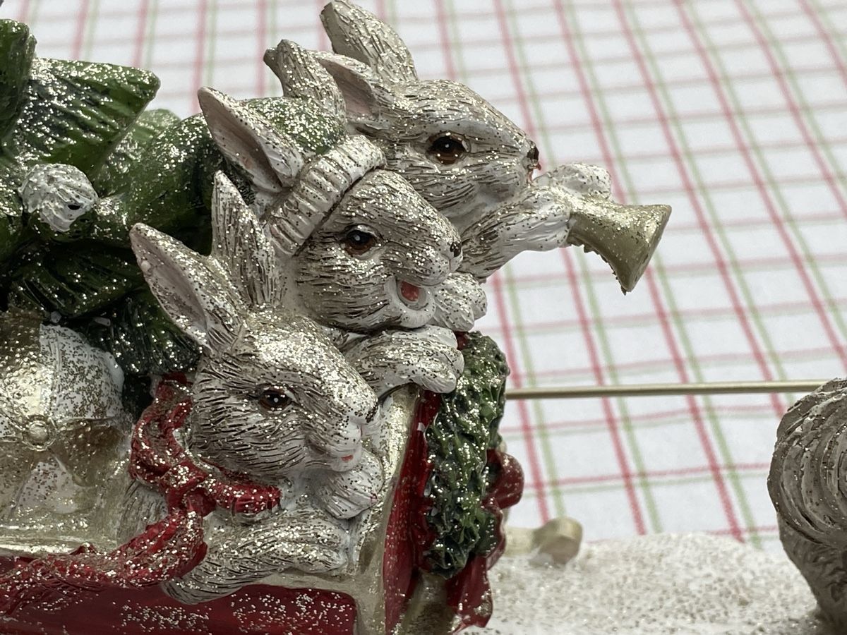 Alle Dekorationen: Osterhase kommt mit Schneeschlitten – Gebraucht aus Aeugst am Albis von derimker 3