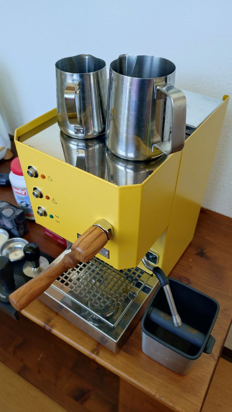 Profitec Kaffeemaschinen & Espressomaschinen: Profitec Go Pro 100 Espressomaschine, gelb, – Gebraucht aus Winterthur von Floecke 1