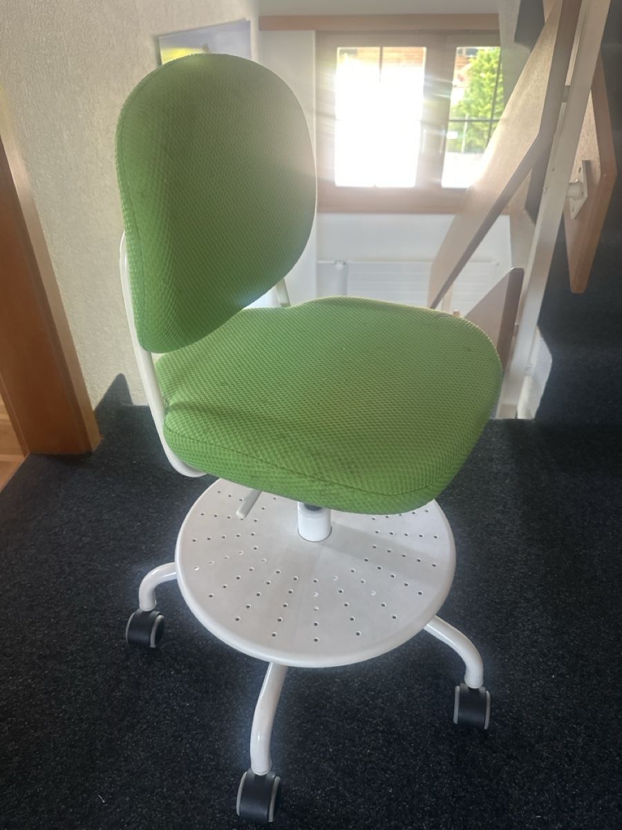 Ikea Sedie: Bürostuhl Kinder – Usato da Hombrechtikon venduto da Stromerzwergli