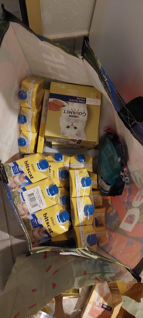 Mangimi: Katzenfutter evt. für Tierheim – Nuovo e nell'imballaggio originale da Muri AG venduto da nindo1