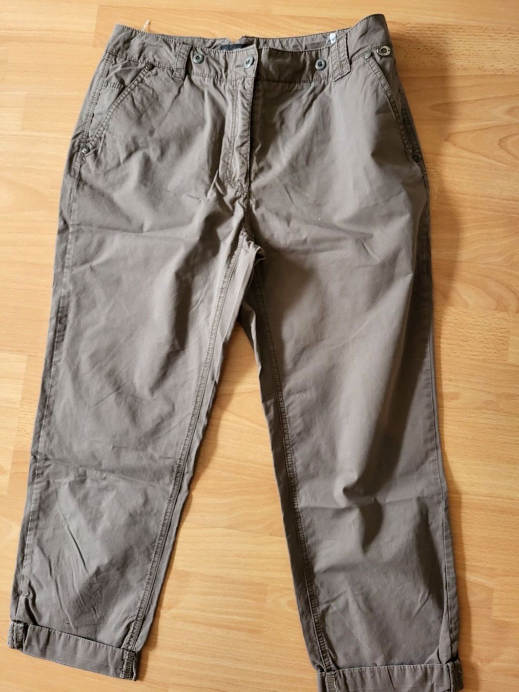 Pantaloni: Leichte 3/4 Damenhose Gr. 38 – Usato da Felben-Wellhausen venduto da Brummbaer90