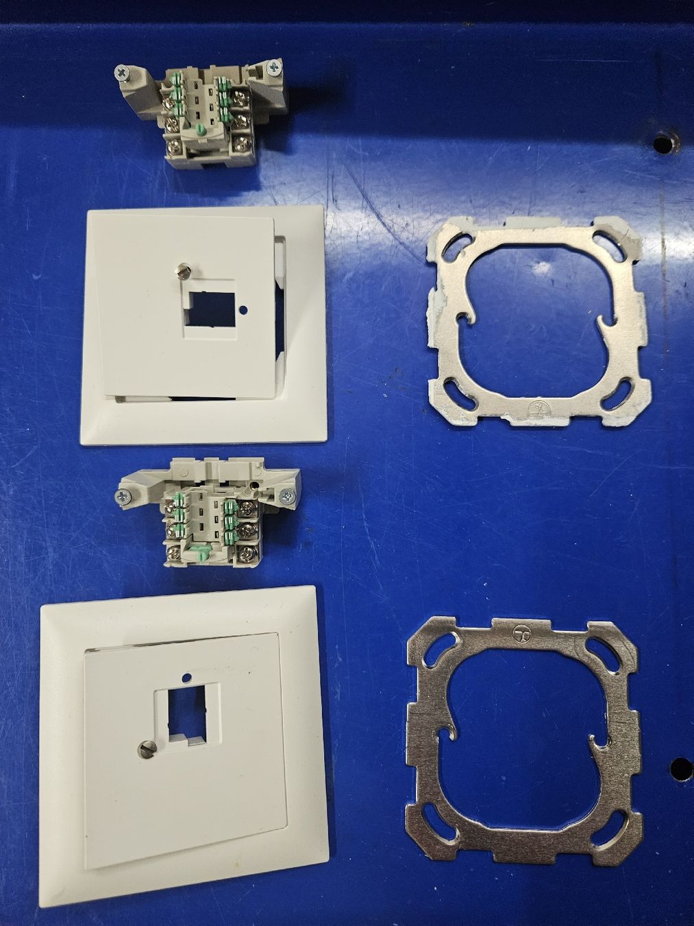 Spine: Telefondosen – Usato da Uzwil venduto da Robi007