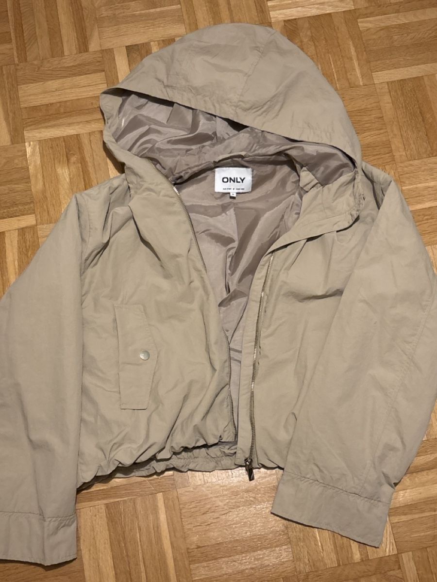 Only Giacche: Leichte Jacke von Only – Nuovo (secondo la descrizione) da Solothurn venduto da con_sk82