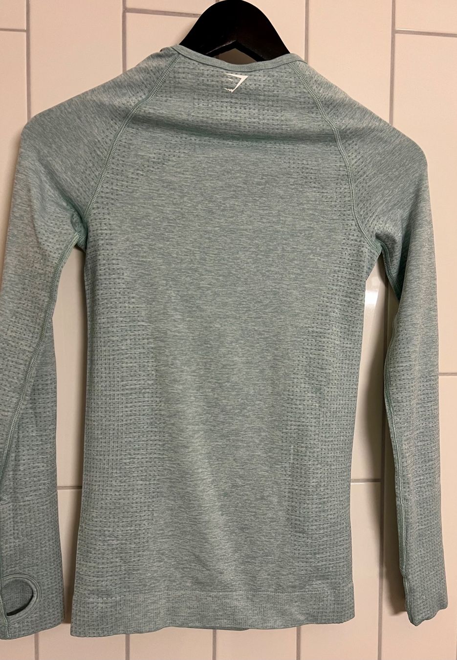 Gymshark Top: Gymshark - seamless long sleeve top – Usato da Zürich venduto da KG_np15 3