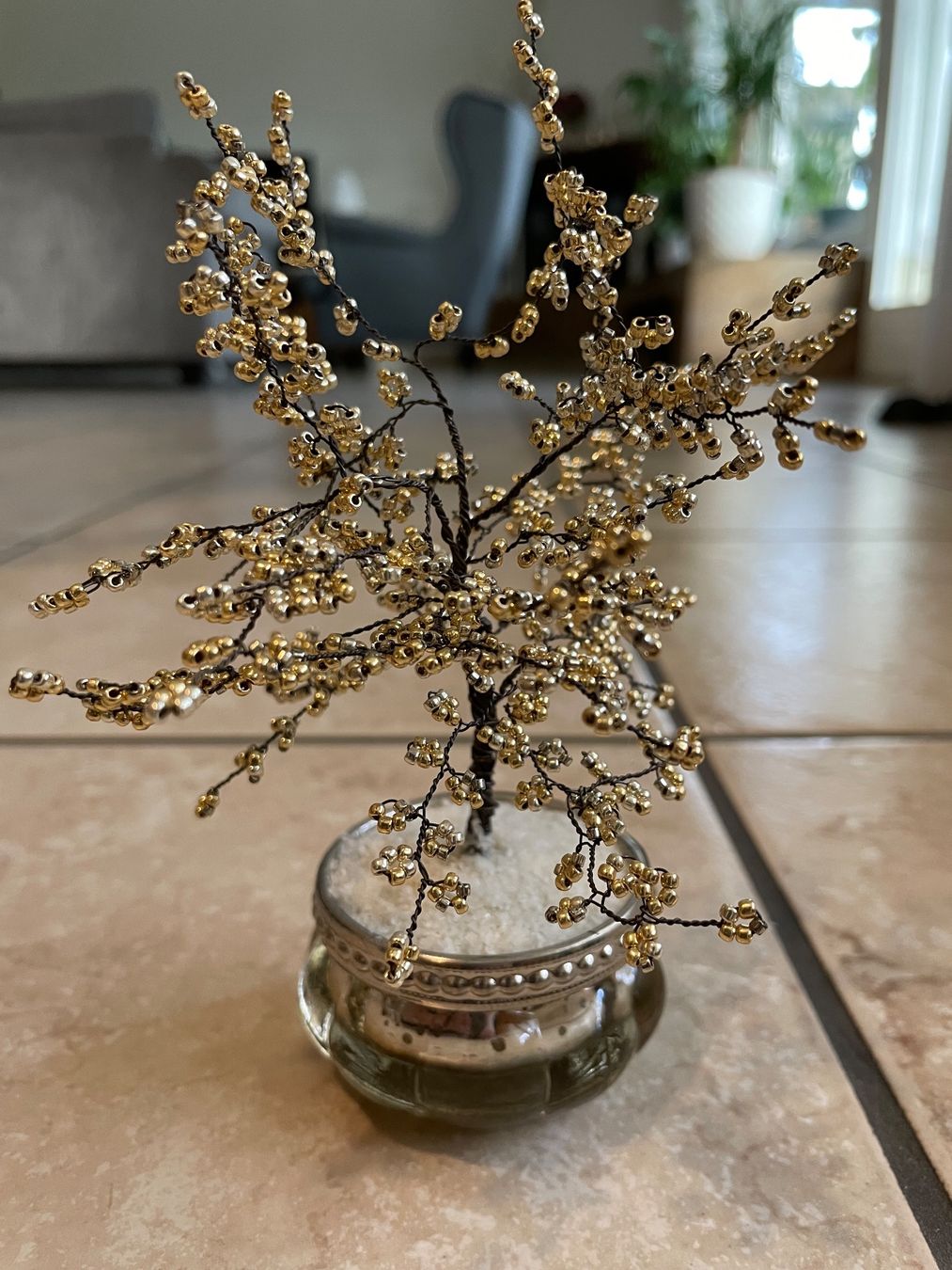 Tutte le decorazioni: Goldener Deko-Drahtbaum mit Perlen, filigrane Handarbeit – Usato da Adlikon b.Regensdf venduto da SimoneO01