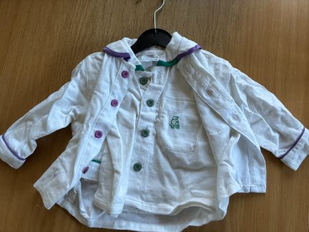 Baby 2 Stück Hemd weiss mit bunten Knöpfen