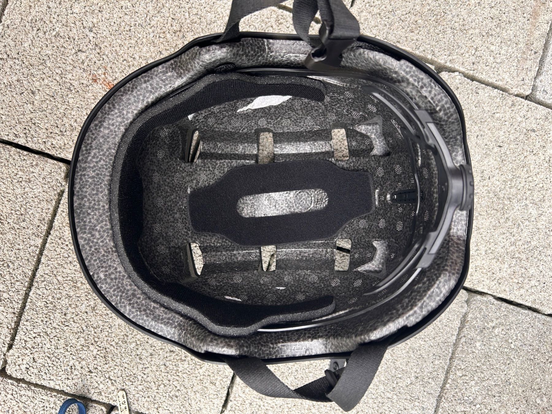 Decathlon Helme: Velohelm schwarz – Gebraucht aus Birmensdorf ZH von jana.kaelin 2